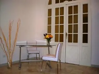 Two Flowers 3* רומא